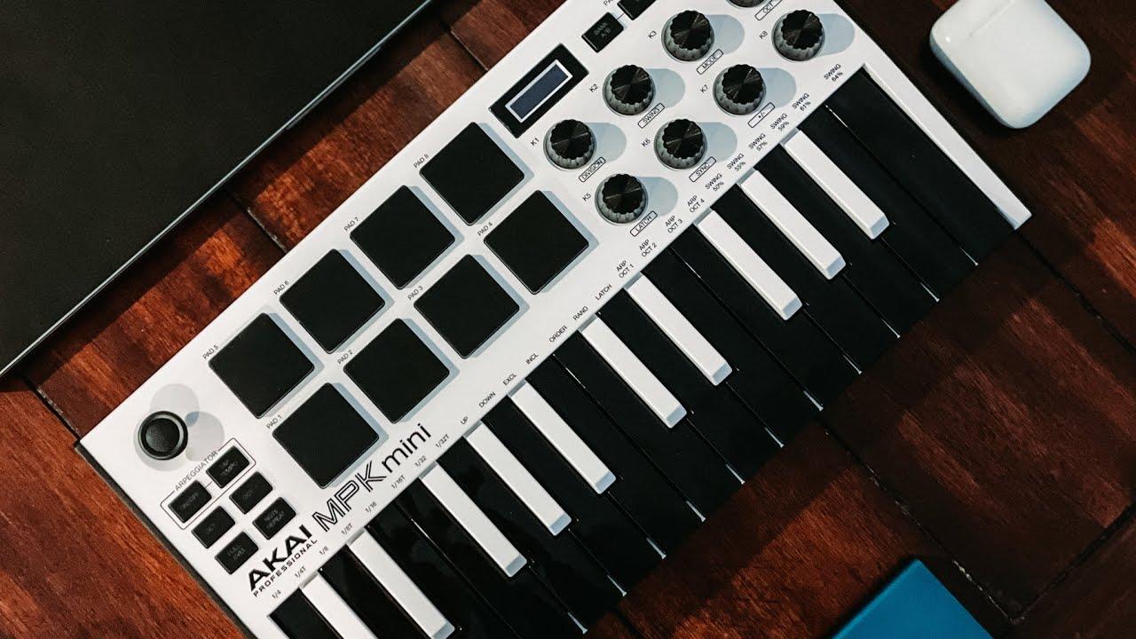 MIDI Keyboard: Akai MPK mini mk3